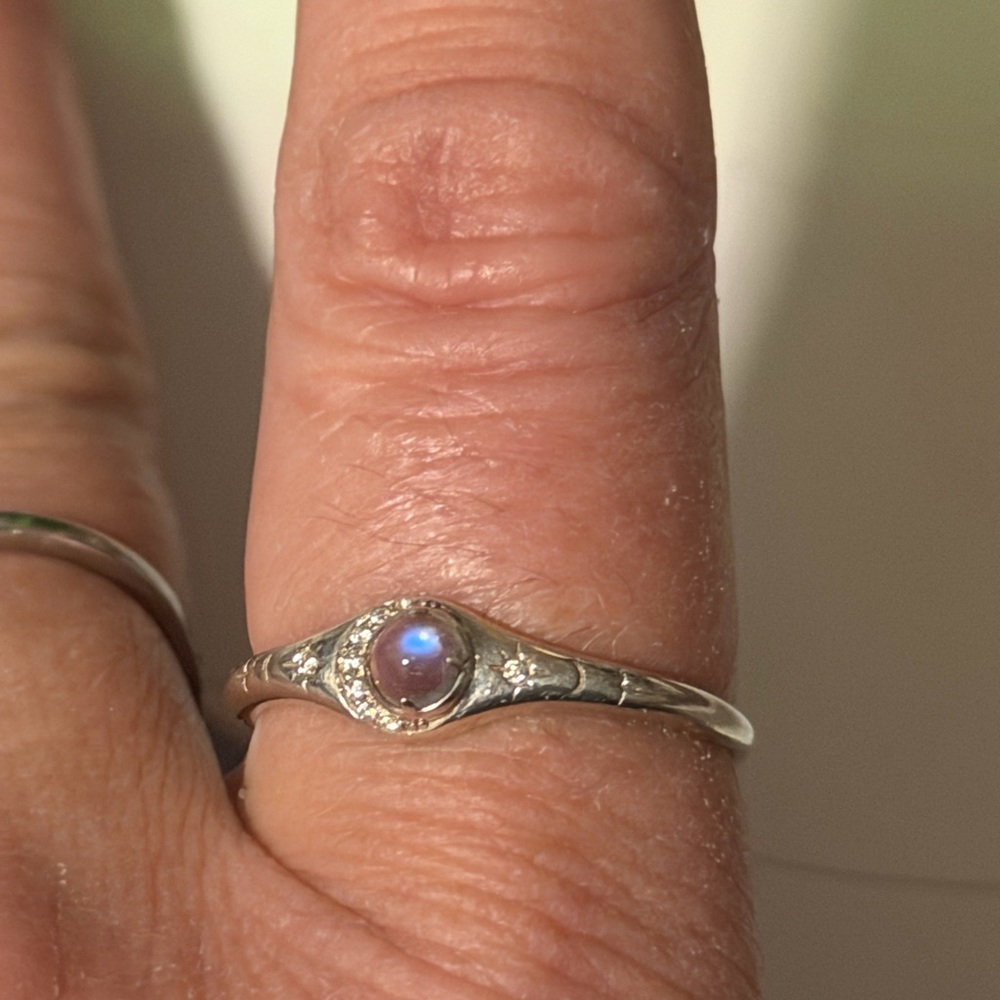 Elegant Silver Moonstone Ring